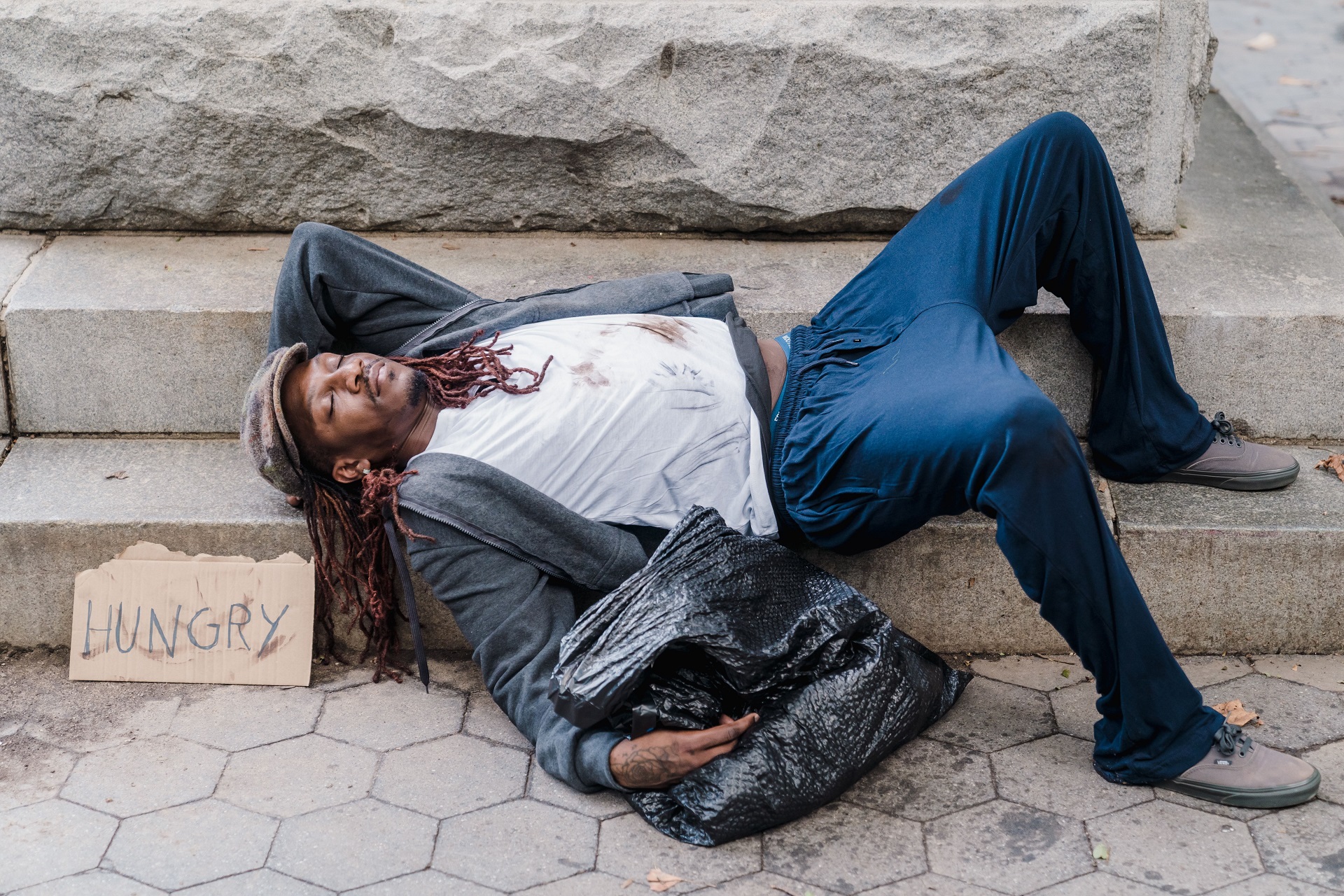 Dürfen Obdachlose Anzeige wegen häuslicher Gewalt erstatten?